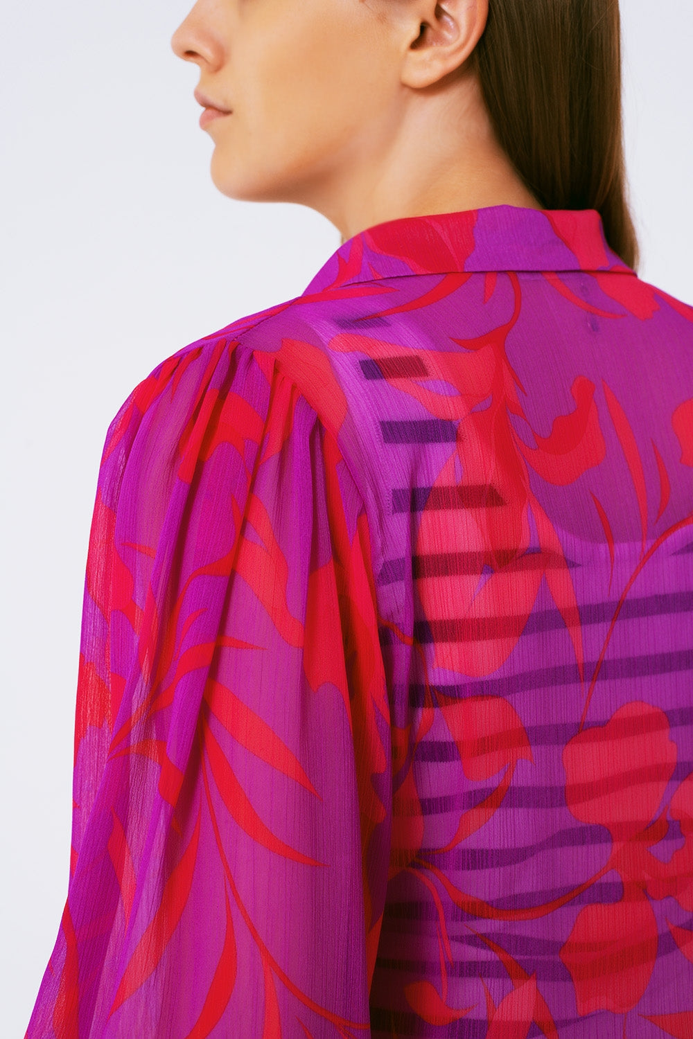 Blusa de gasa estampada flores en fuschia Q2