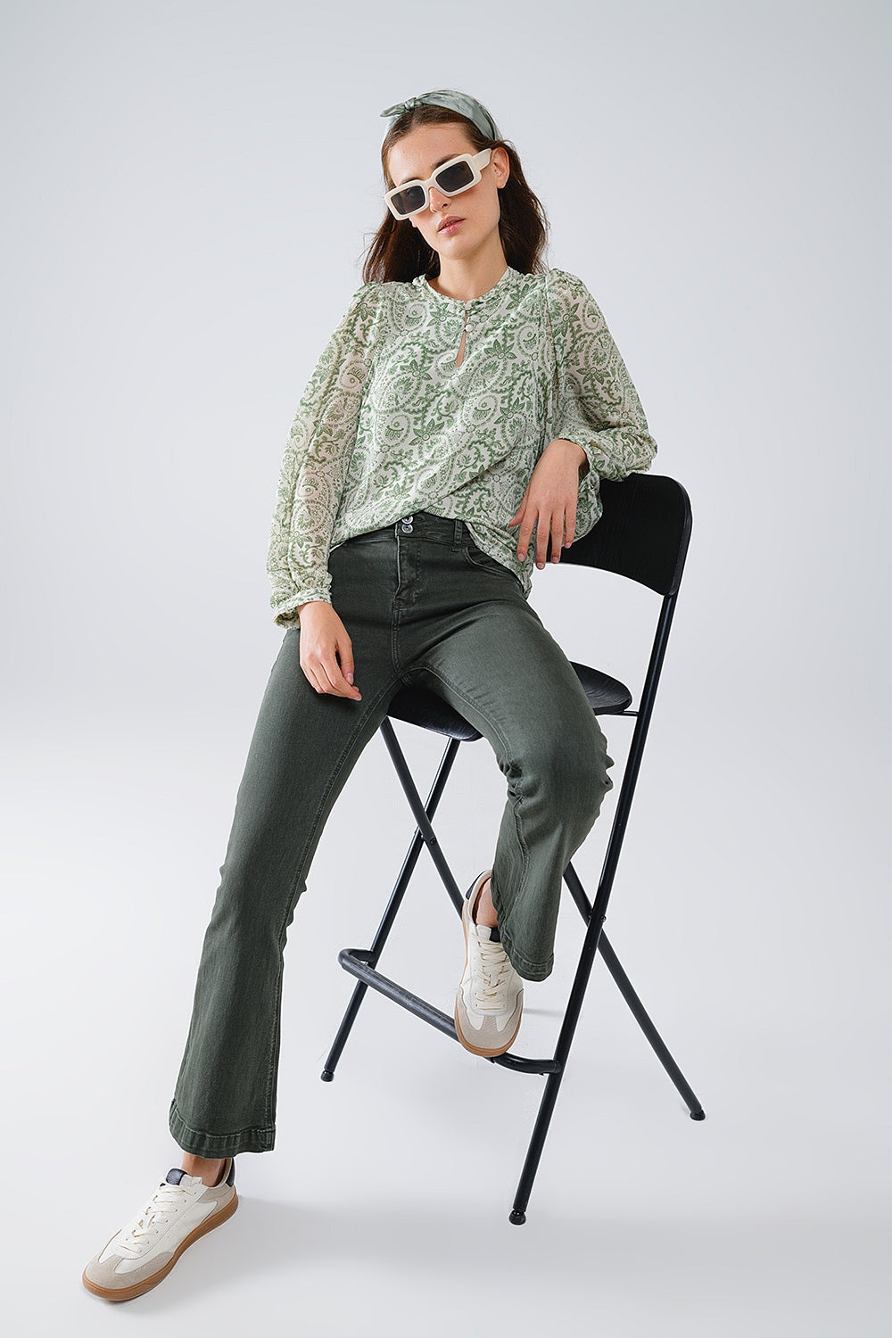 Blusa de gasa verde con estampado floral y mangas globo largas Q2