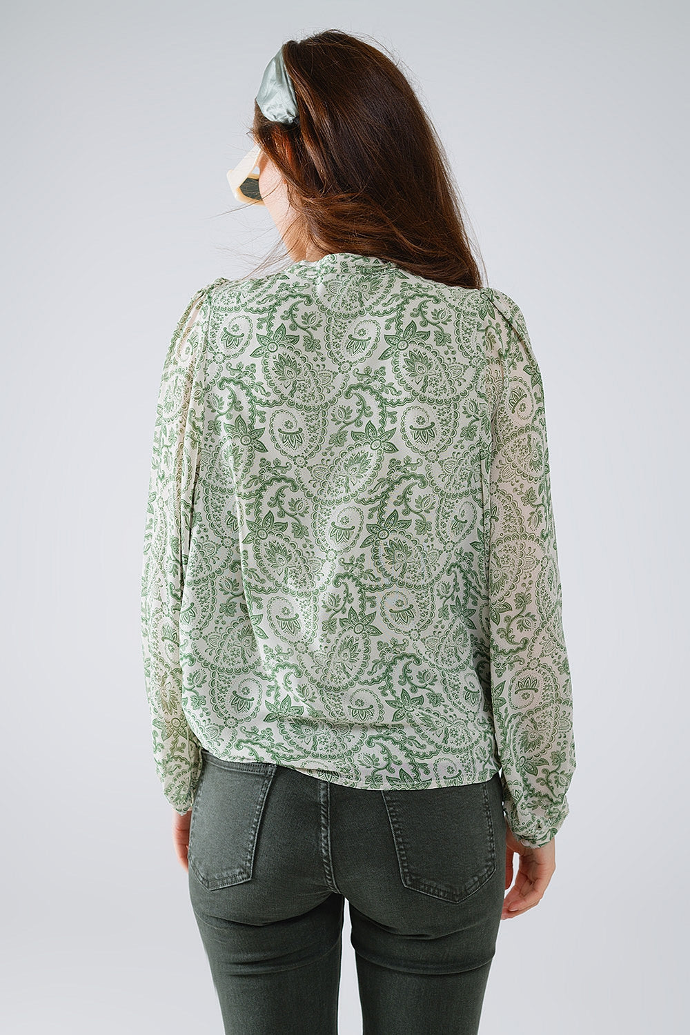 Blusa de gasa verde con estampado floral y mangas globo largas Q2