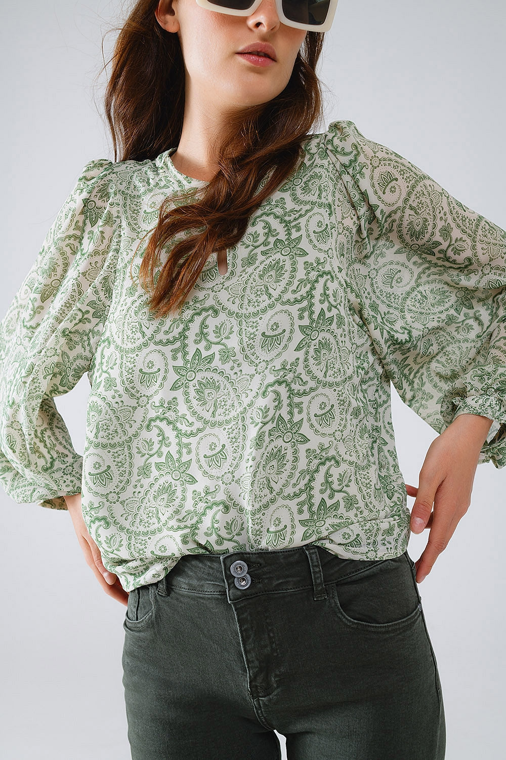 Blusa de gasa verde con estampado floral y mangas globo largas Q2