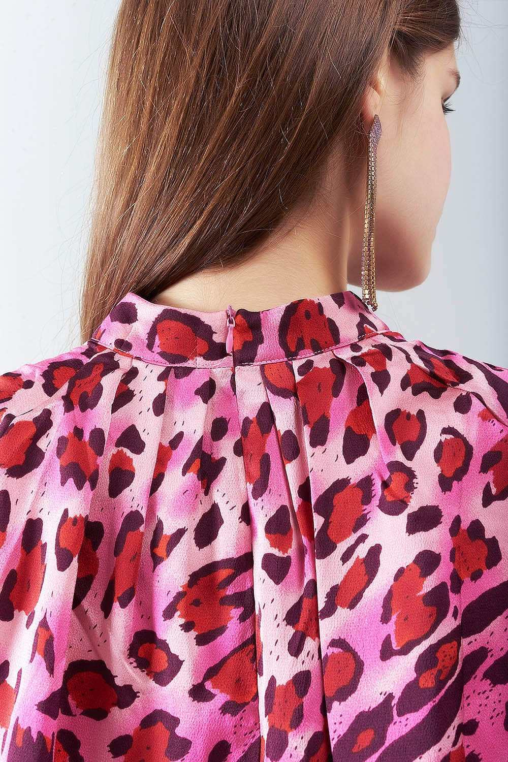 Blusa de Manga Larga en Estampado de Leopardo Fucsia a la Moda Q2