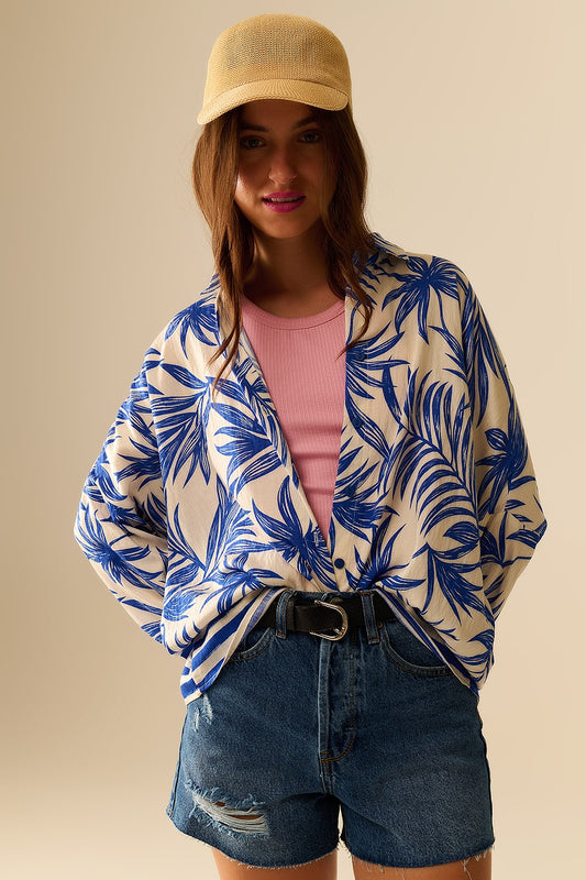 Q2 Blusa Relajada con Motivo Tropical en Azul y Blanco