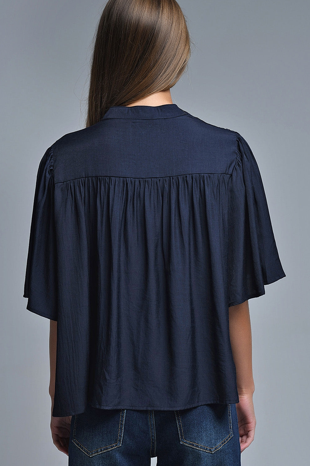 Blusa relajada de estilo boho en azul marino con detalles bordados Q2