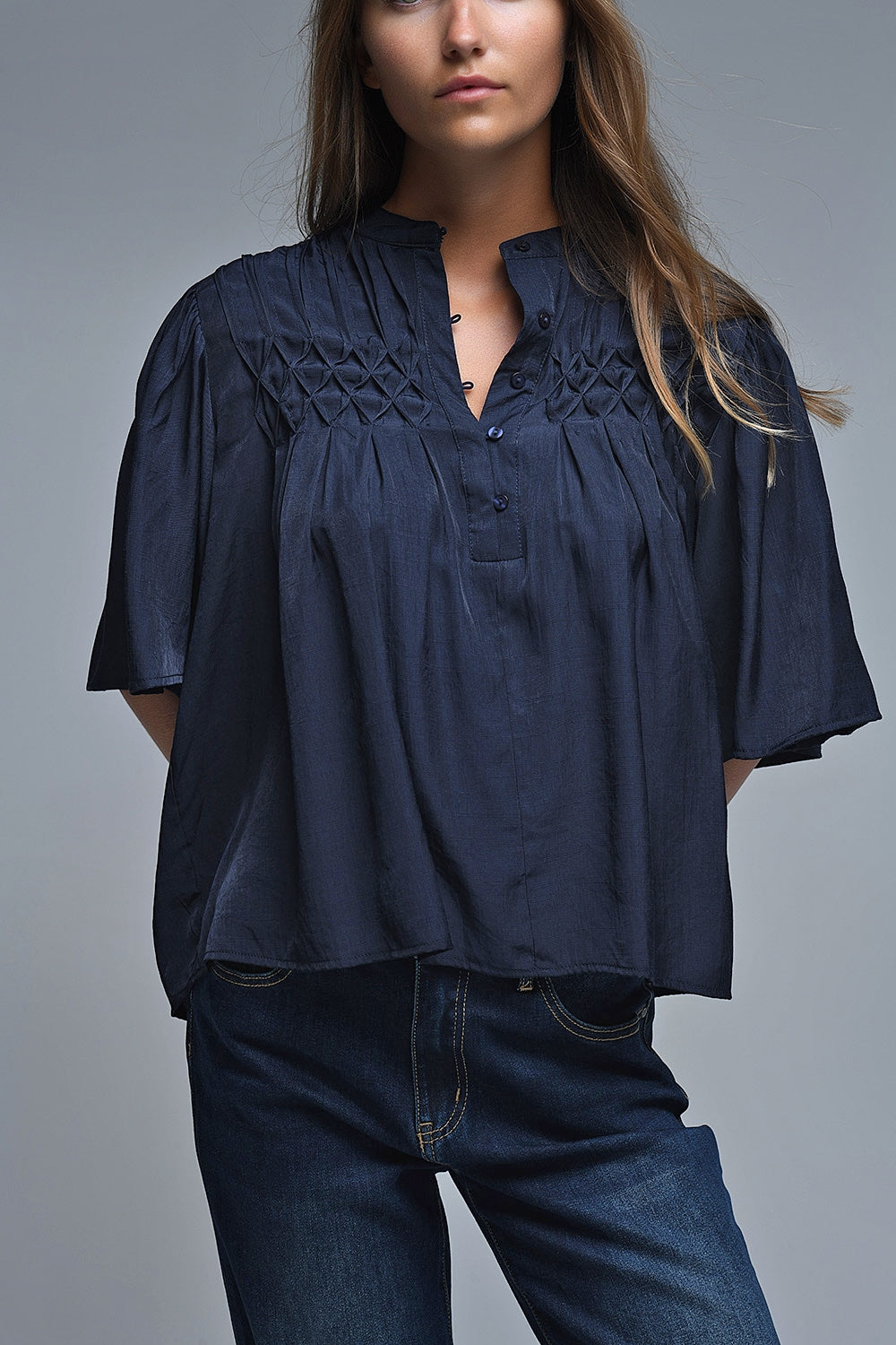 Blusa relajada de estilo boho en azul marino con detalles bordados Q2