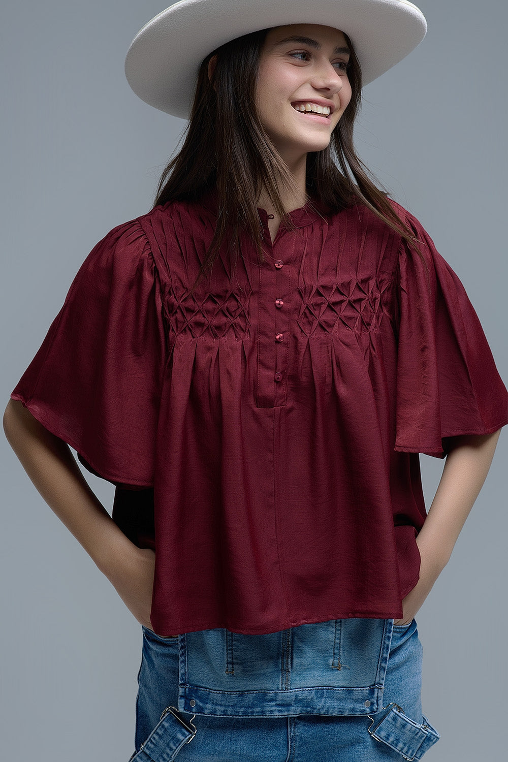 Q2 Blusa relajada de estilo boho en color vino con detalles bordados