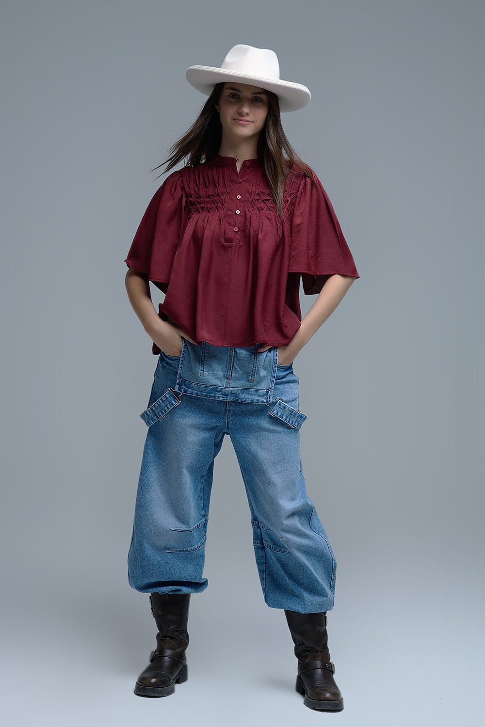 Blusa relajada de estilo boho en color vino con detalles bordados Q2