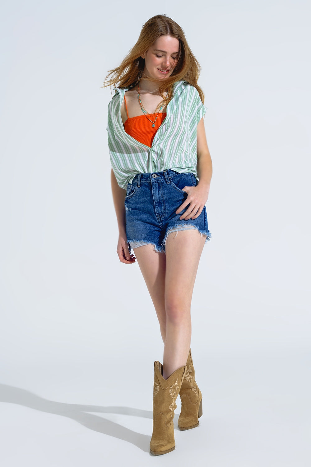 Blusa verde de rayas verticales y manga corta Q2