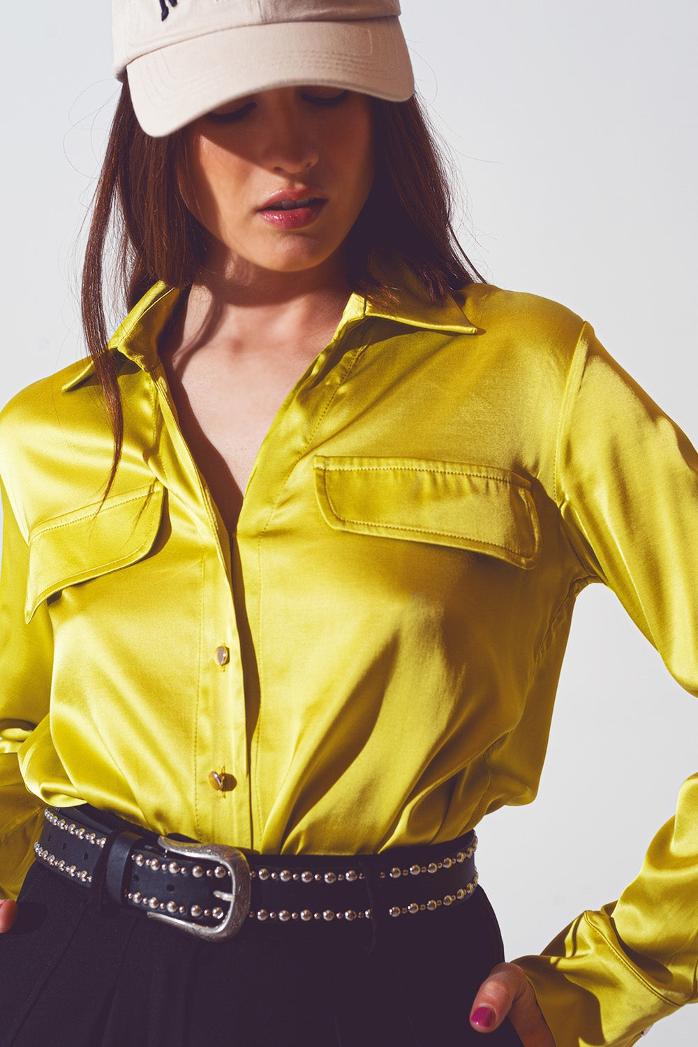 Blusa verde lima de saten Q2