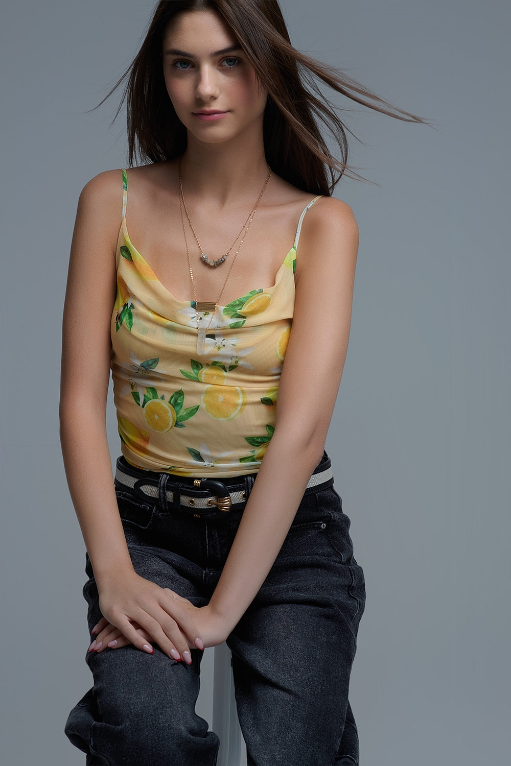 Body amarillo con estampado de limón en tejido de malla Q2