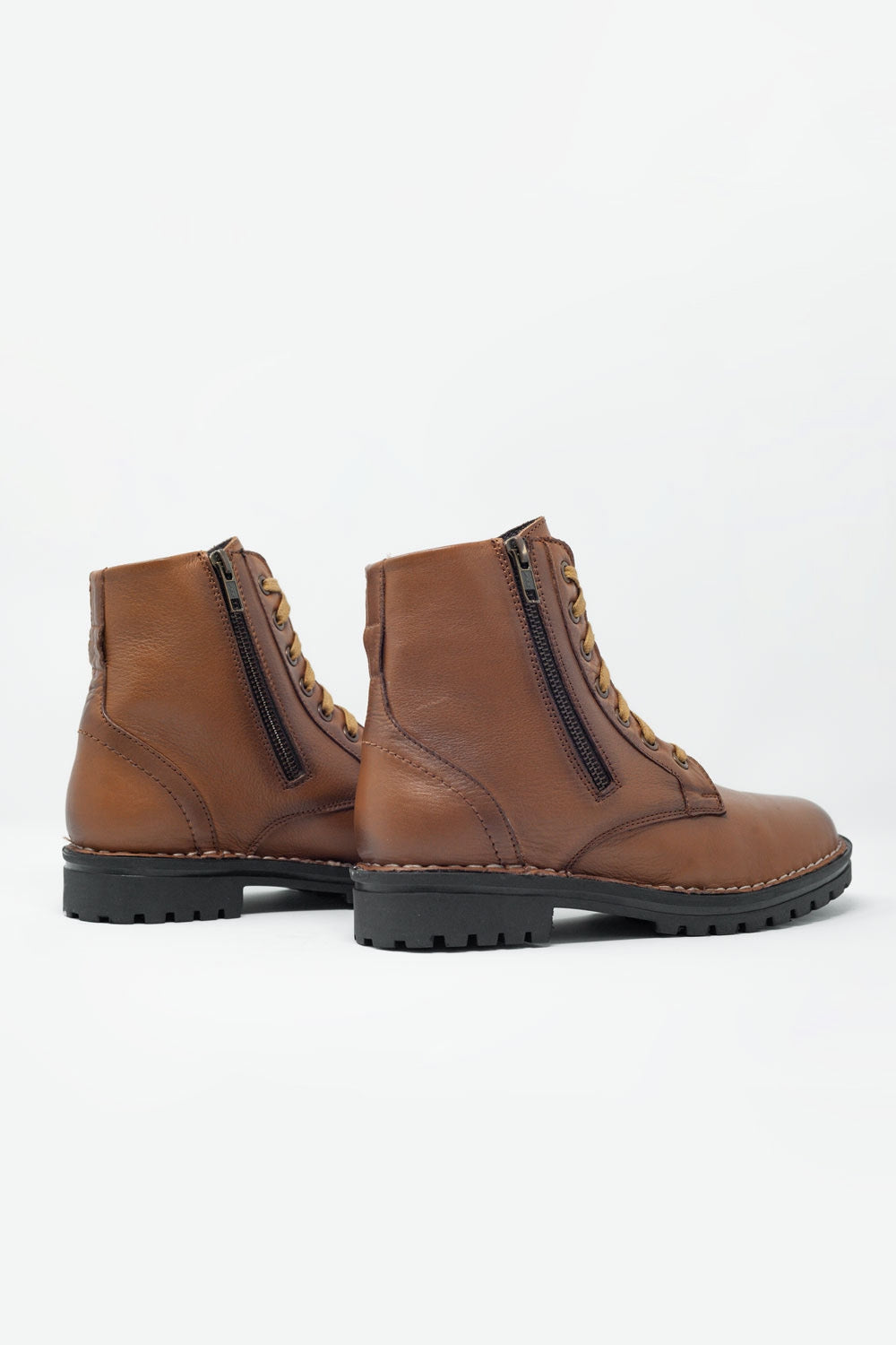 Botas militares gruesas de cuero en marron Q2