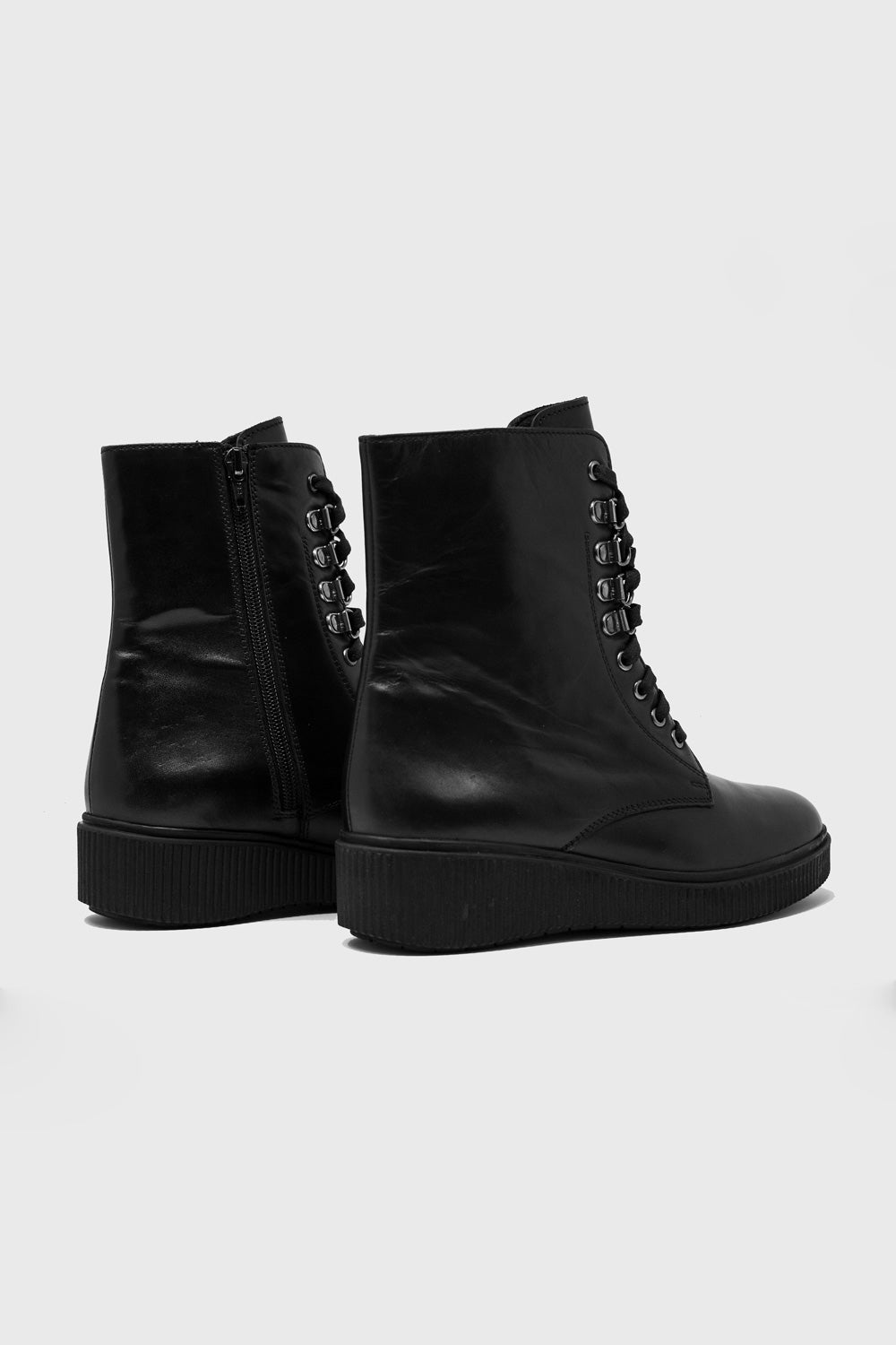 Botas negras con cordones Q2