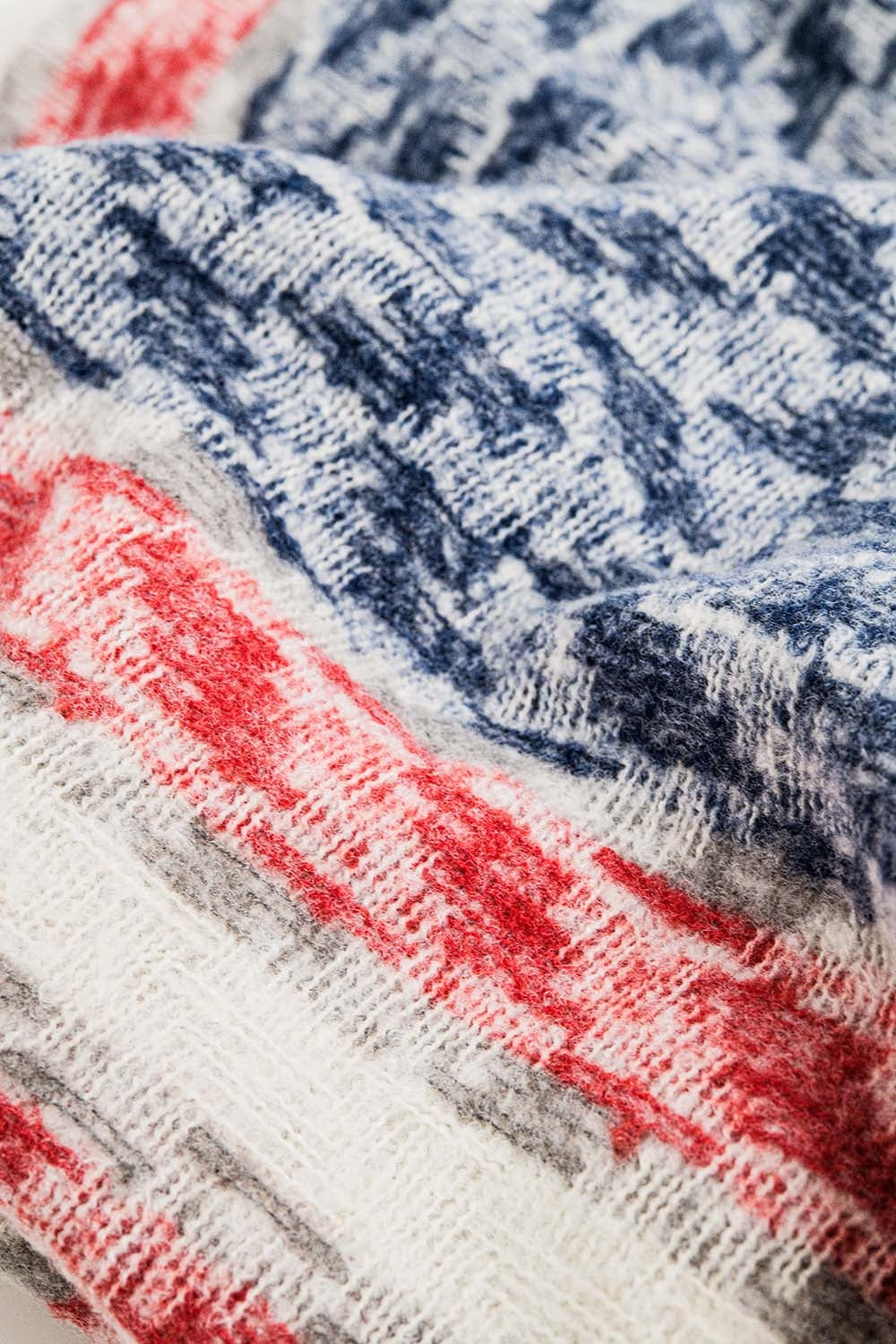 Bufanda americana estilo Houndstooth en blanco rojo y azul Q2
