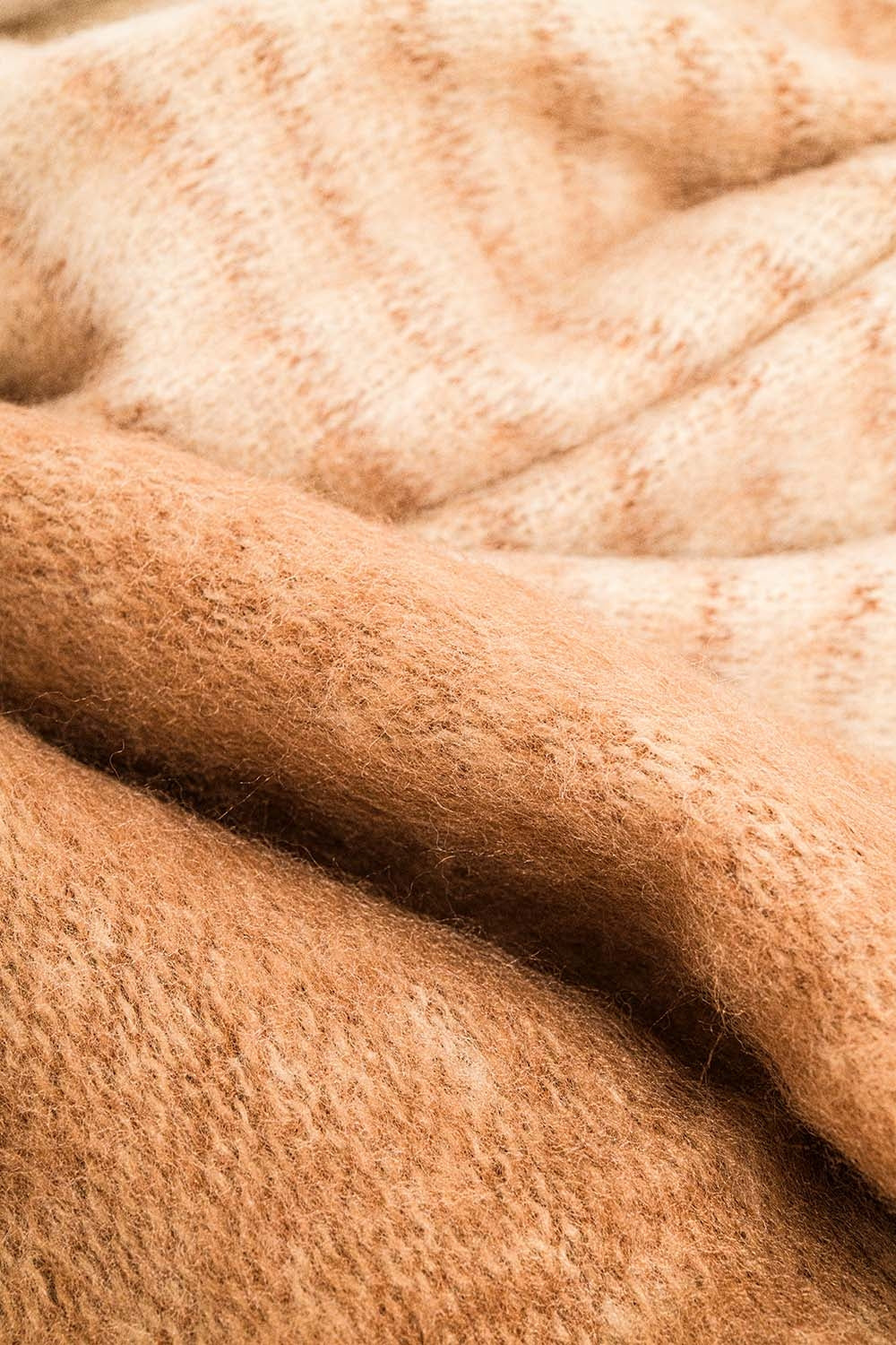 Bufanda de rayas con flecos en beige Q2