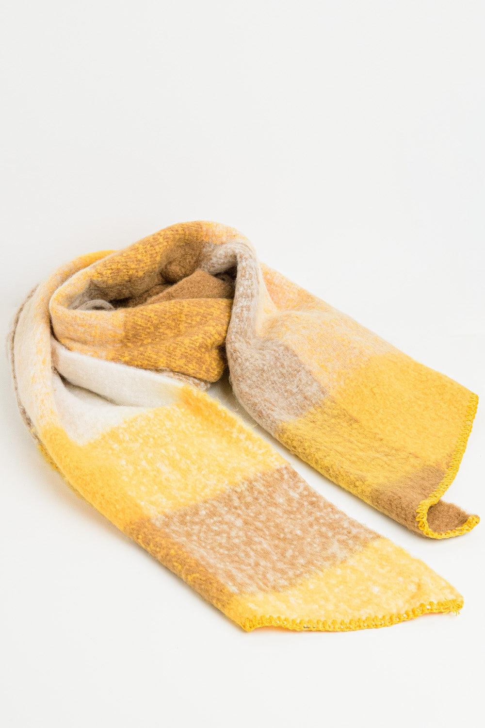 Bufanda en beige y amarillo Q2