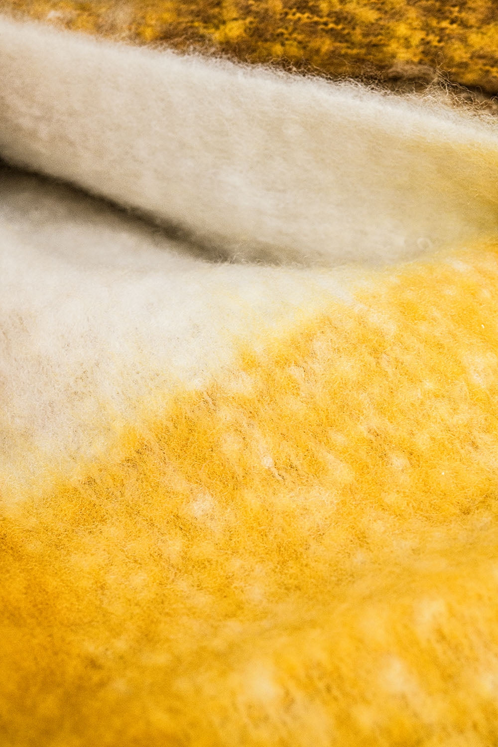 Bufanda en beige y amarillo Q2