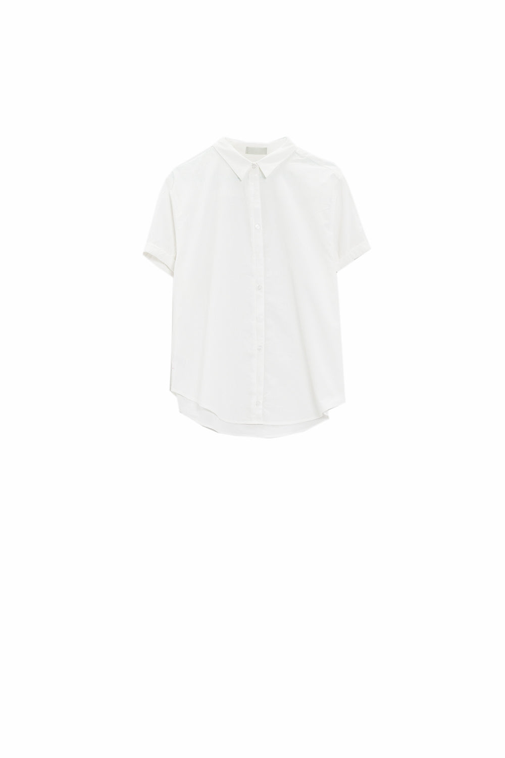 Camisa abotonada de manga corta en blanco Q2