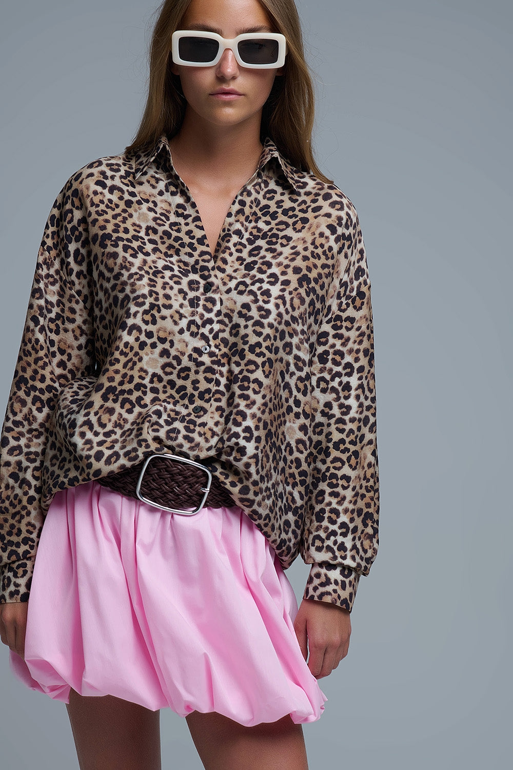 Q2 Camisa abotonada oversize con estampado de leopardo