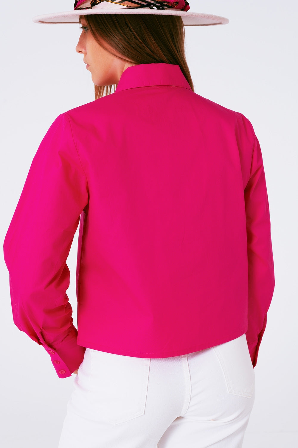 Camisa con cuello de strass y flecos en fuxia Q2