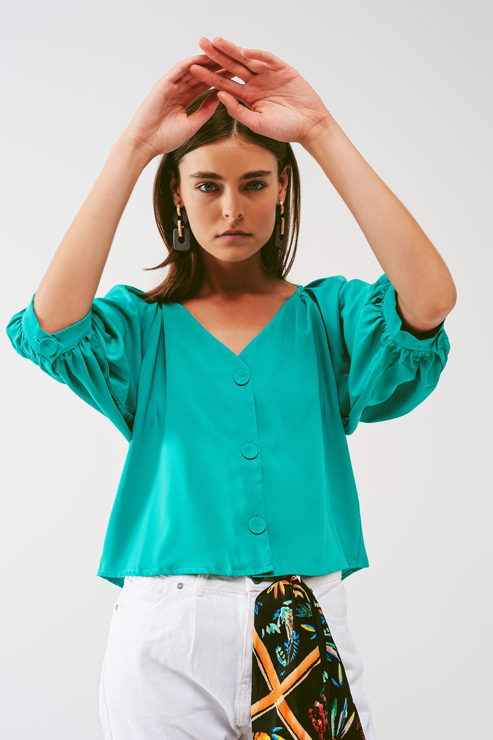 Q2 Camisa corta con botones en verde