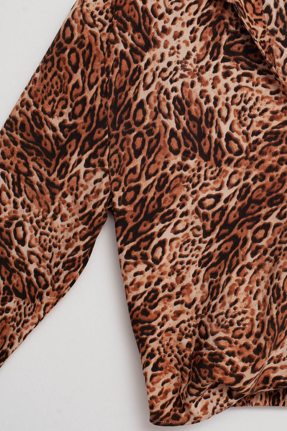 Camisa corta con estampado de leopardo marron Q2