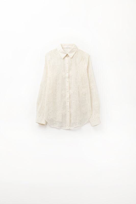 Q2 camisa de crochet beige con detalles bordados