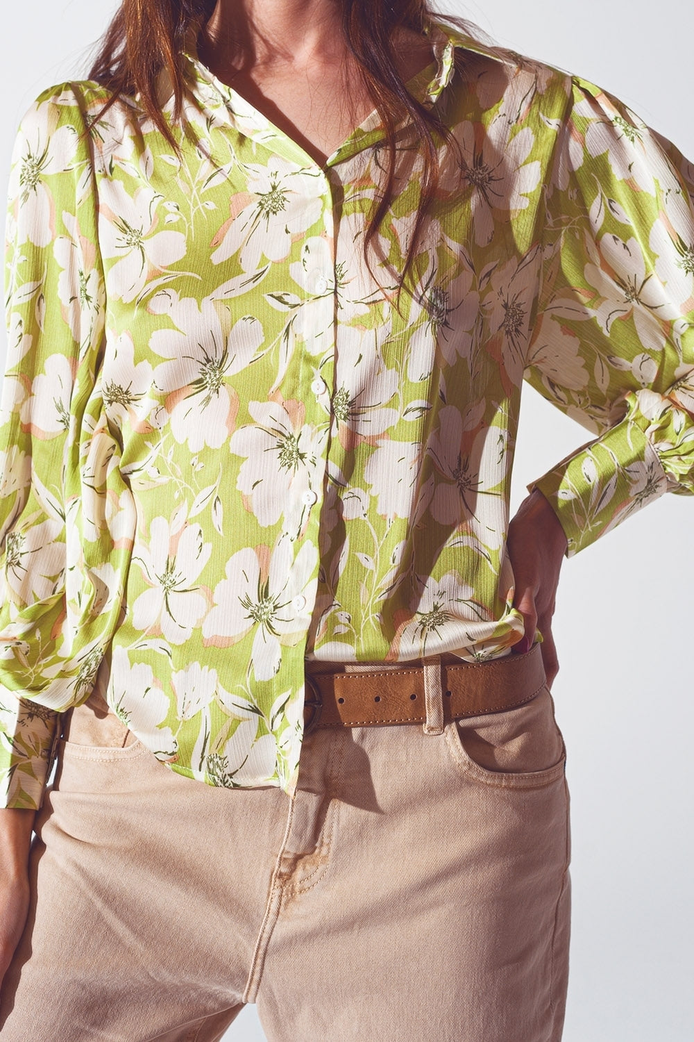 Camisa de gasa con estampado floral en verde Q2
