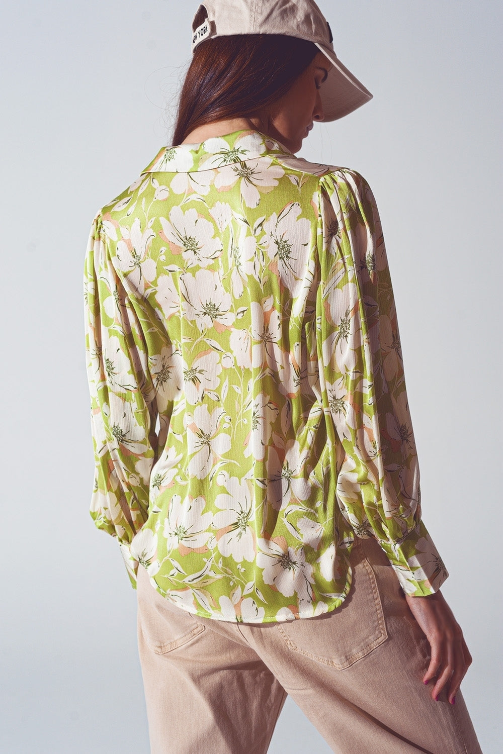 Camisa de gasa con estampado floral en verde Q2