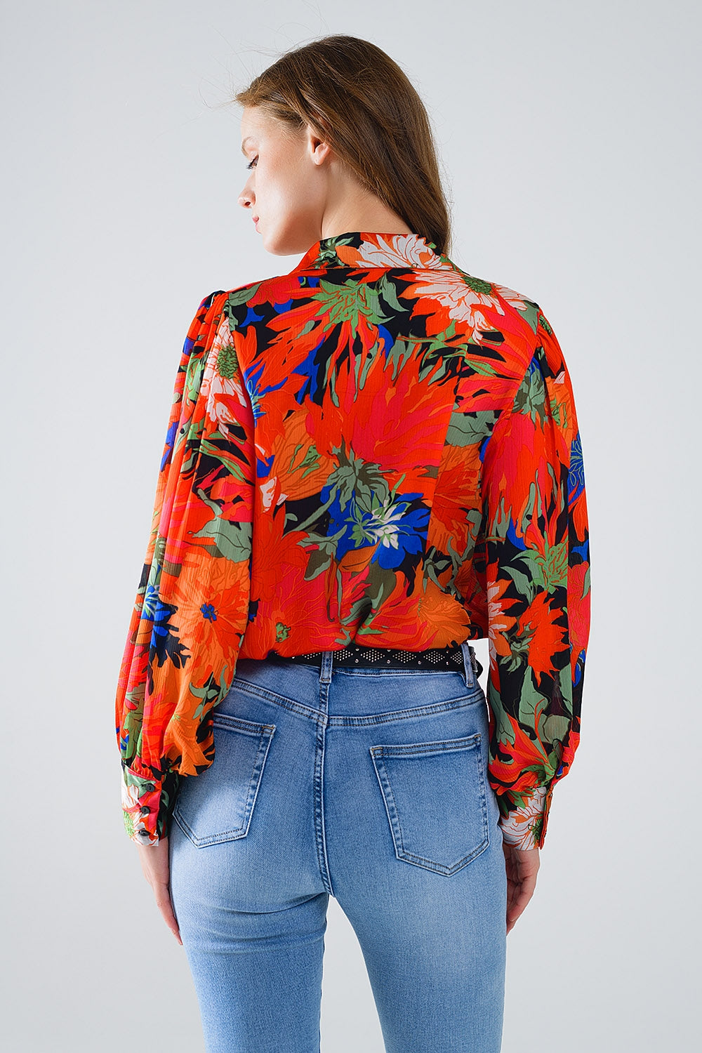 Camisa de gasa Floral con Mangas Globo en Negro Q2