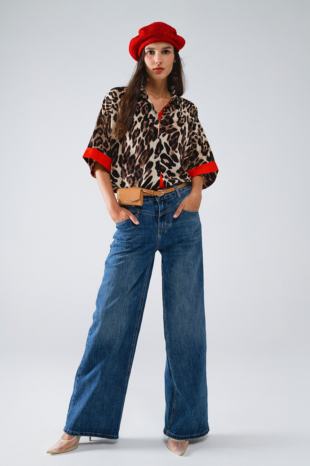 Camisa de leopardo de manga 3/4 con detalles rojos Q2