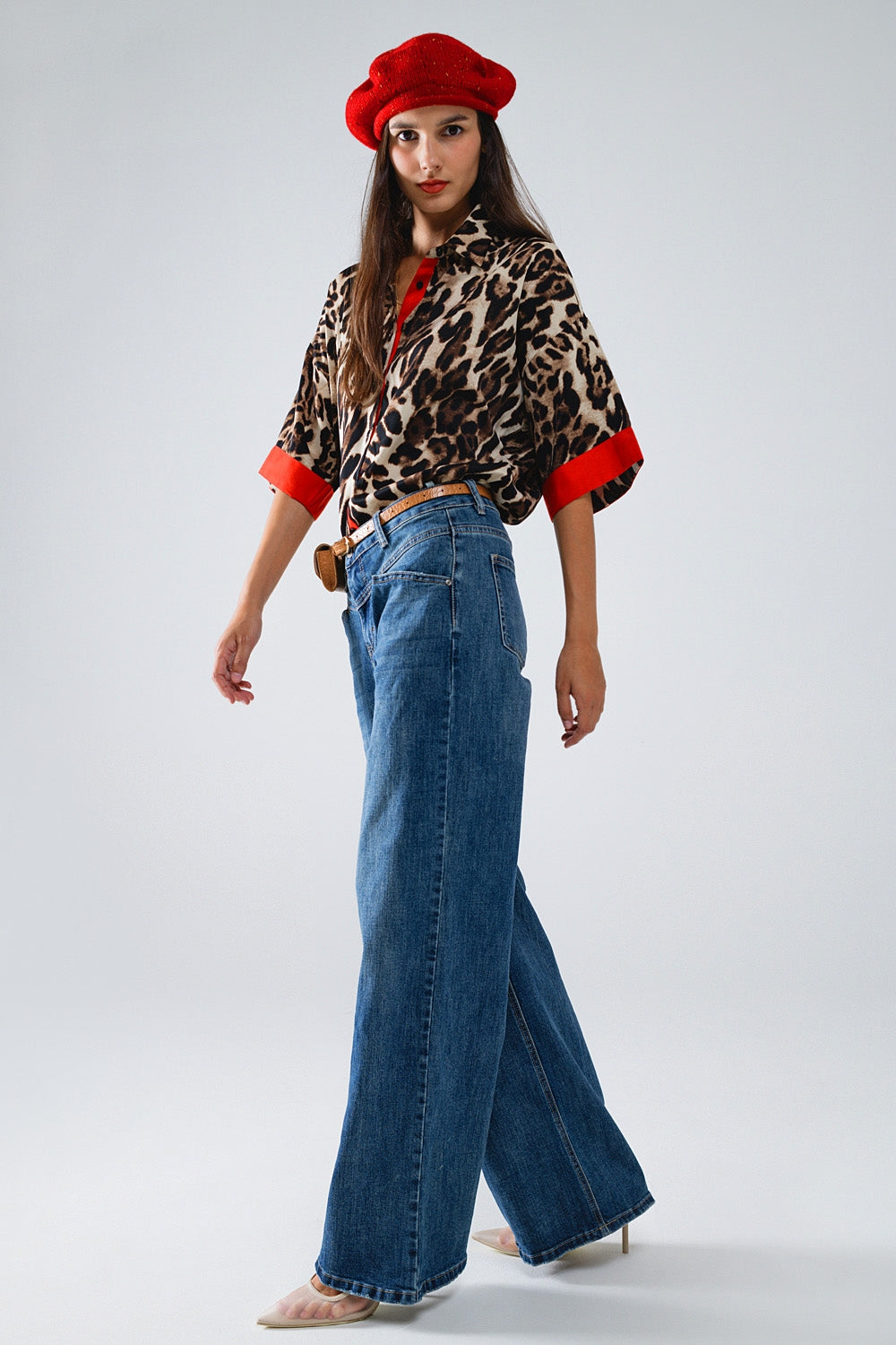 Camisa de leopardo de manga 3/4 con detalles rojos Q2