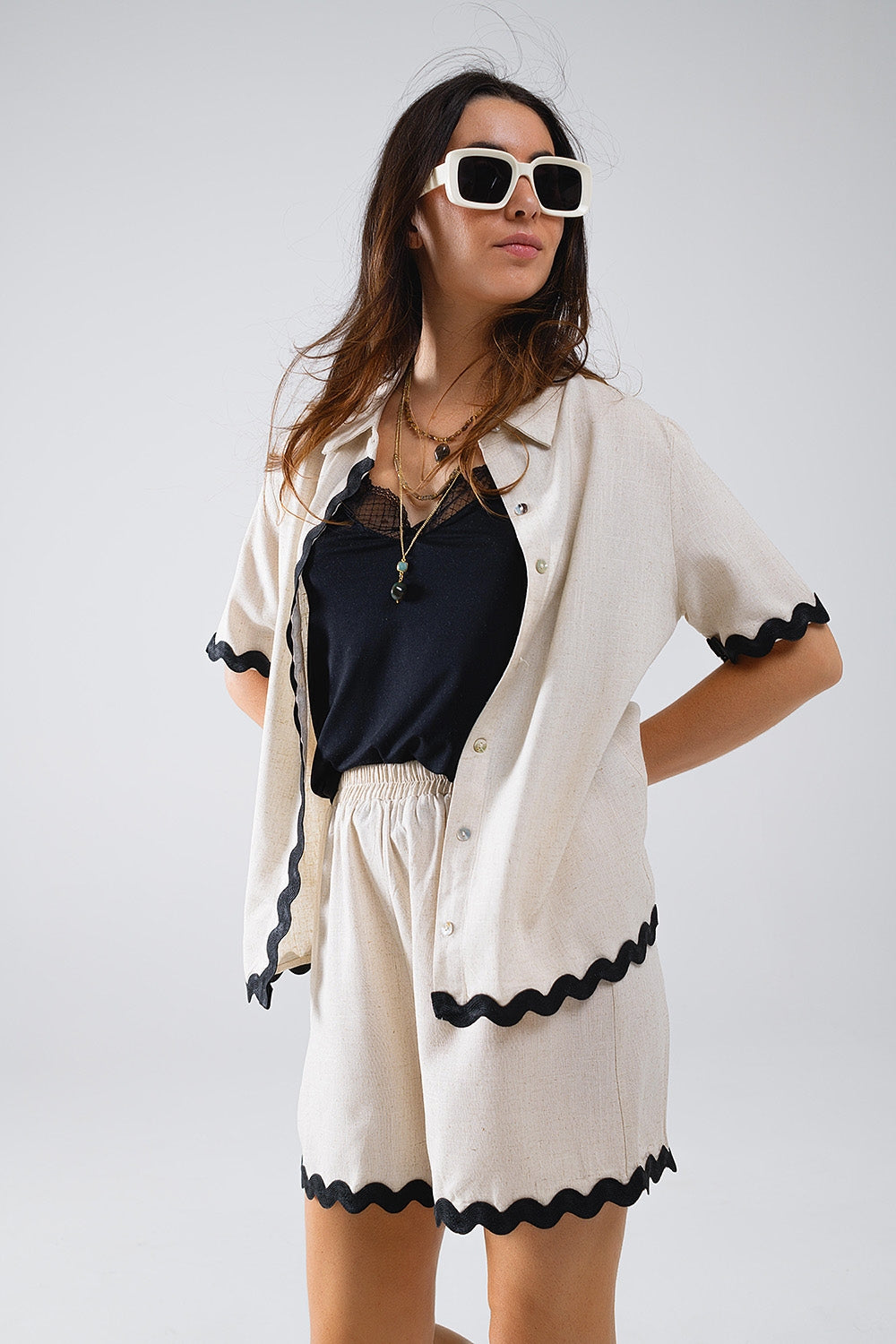 Camisa de Lino con Festón en Contraste Beige Q2