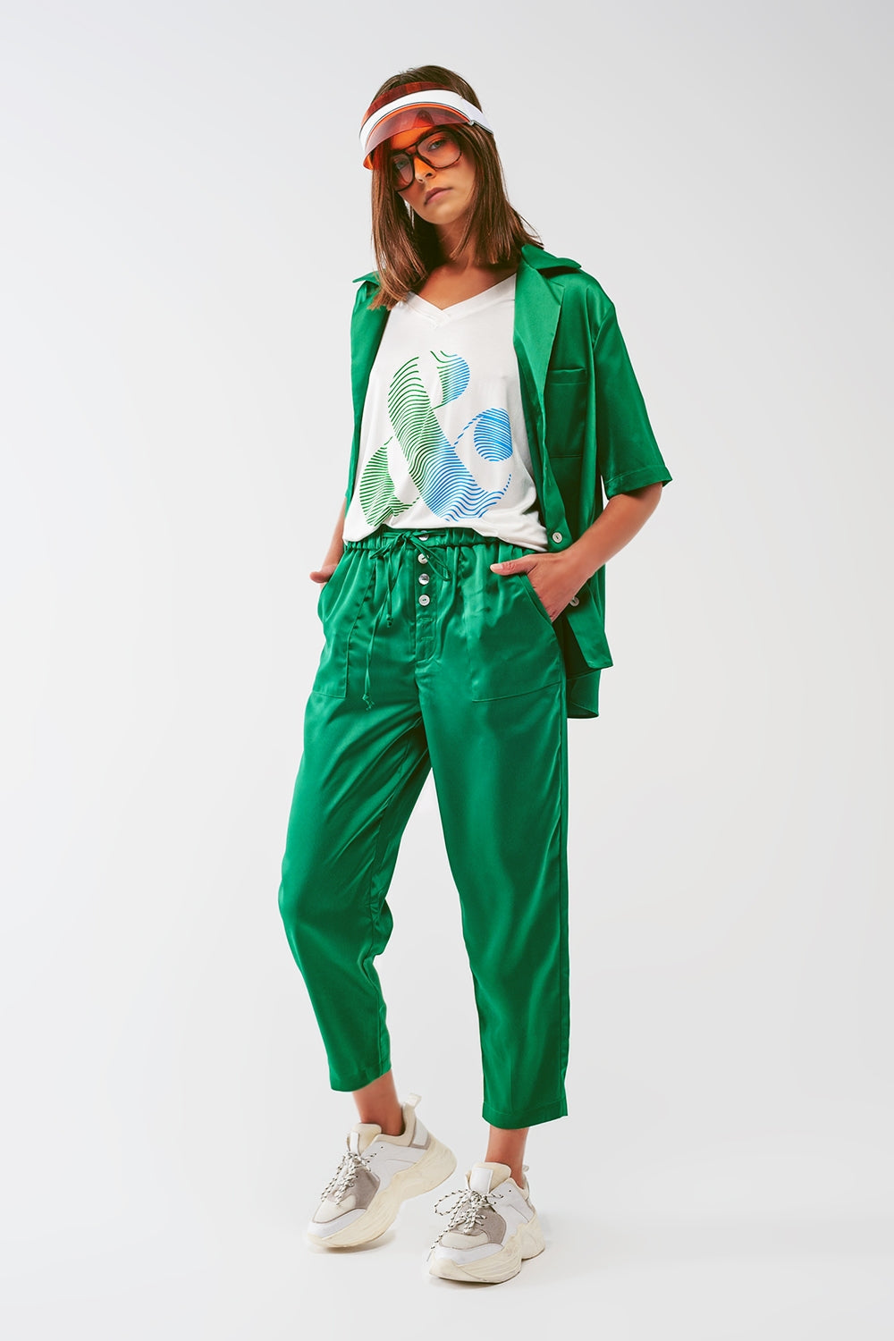 Camisa de manga corta de satén en verde Q2