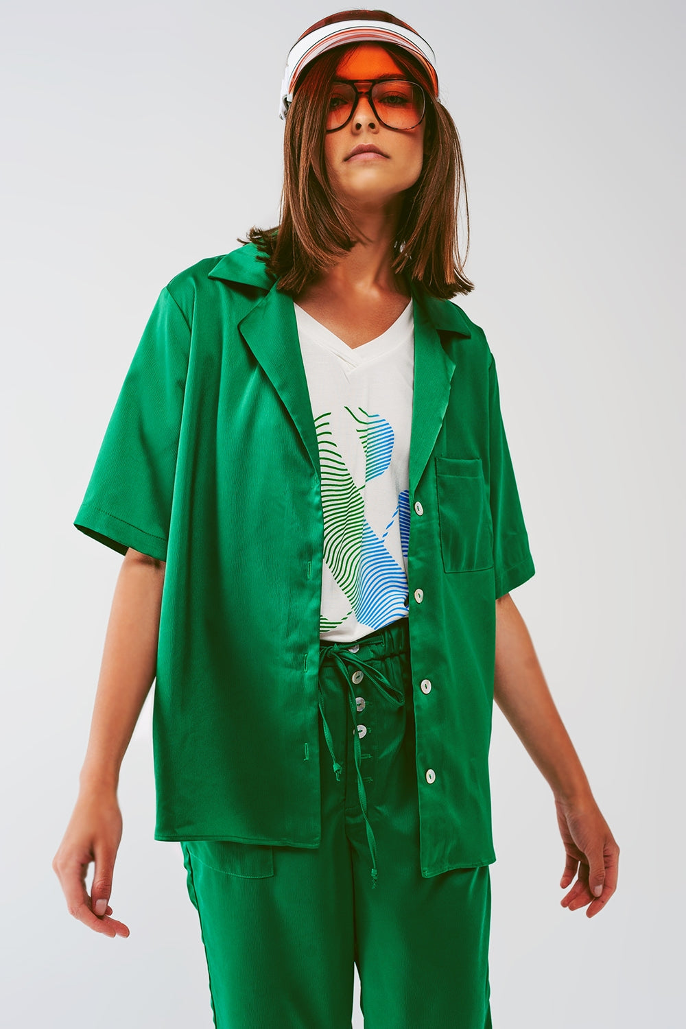 Q2 Camisa de manga corta de satén en verde