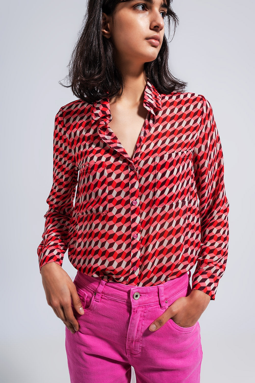 Q2 Camisa de manga larga con estampado geométrico y cuello de solapas