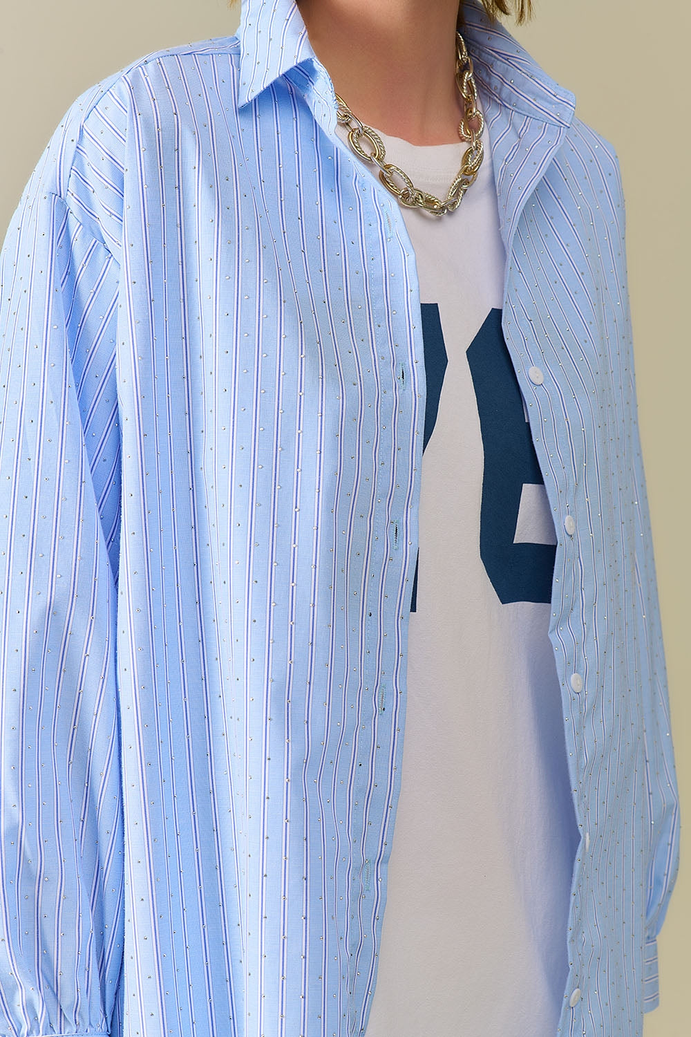 camisa de popelina azul a rayas adornada con strass Q2