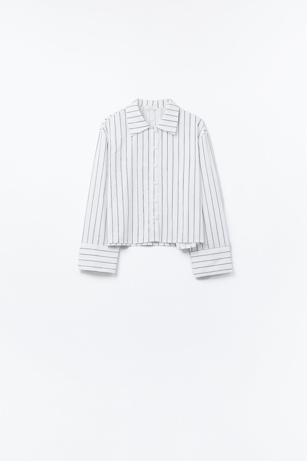camisa de popelina blanca a rayas recortada Q2