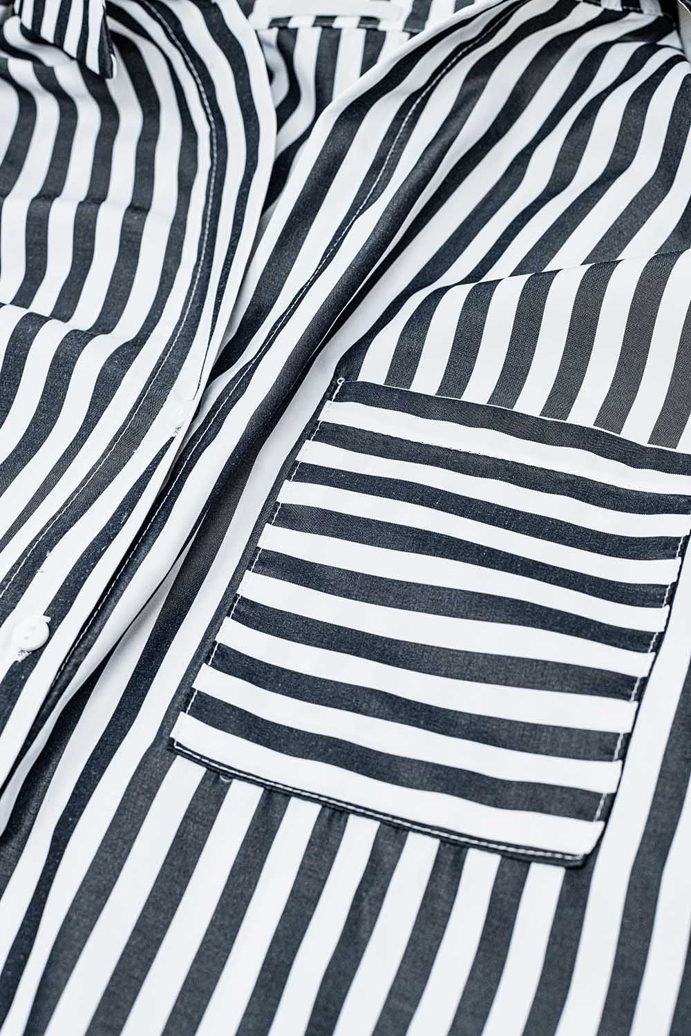 Camisa de popelina con rayas verticales en negro y bolsillo en el pecho Q2