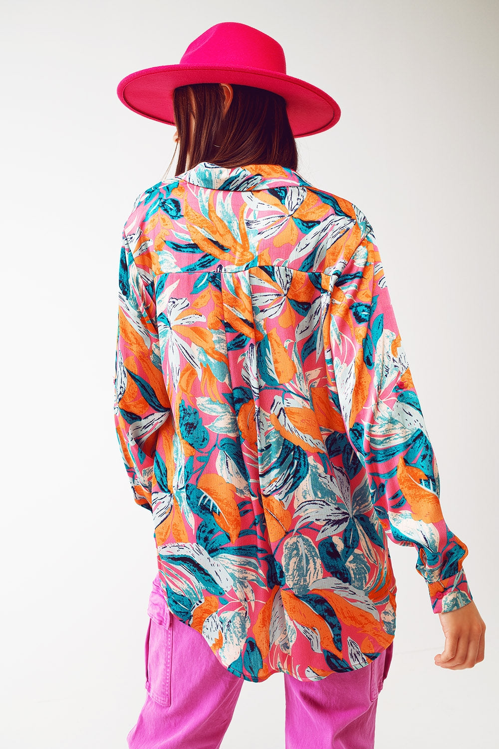 Camisa de satén con estampado floral en naranja Q2