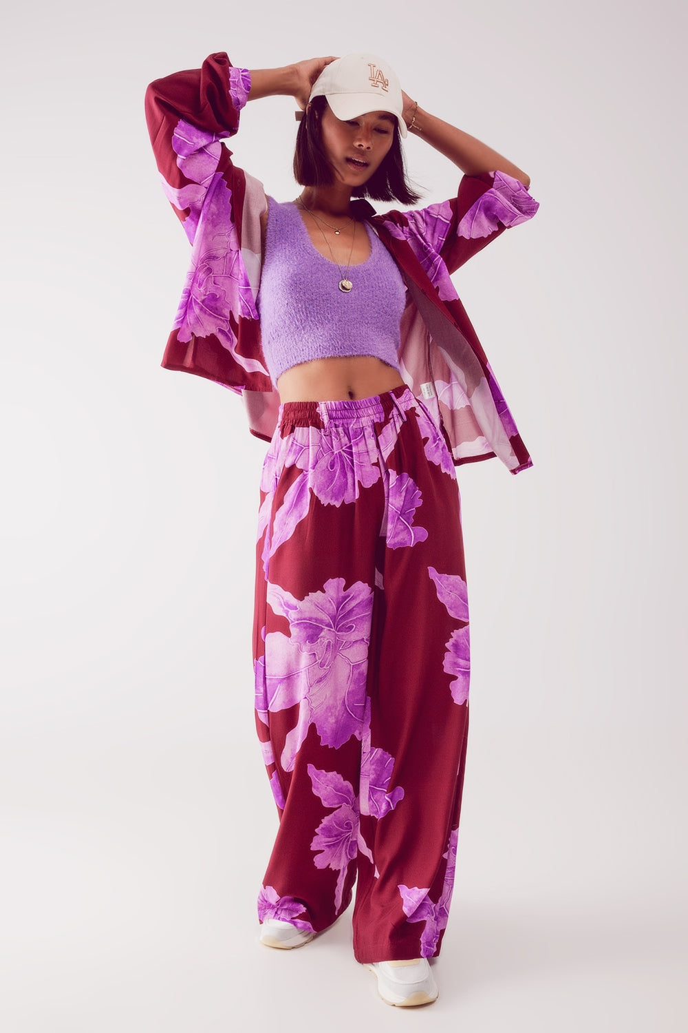 Camisa de Saten en color fucsia con gran estampado floral Q2