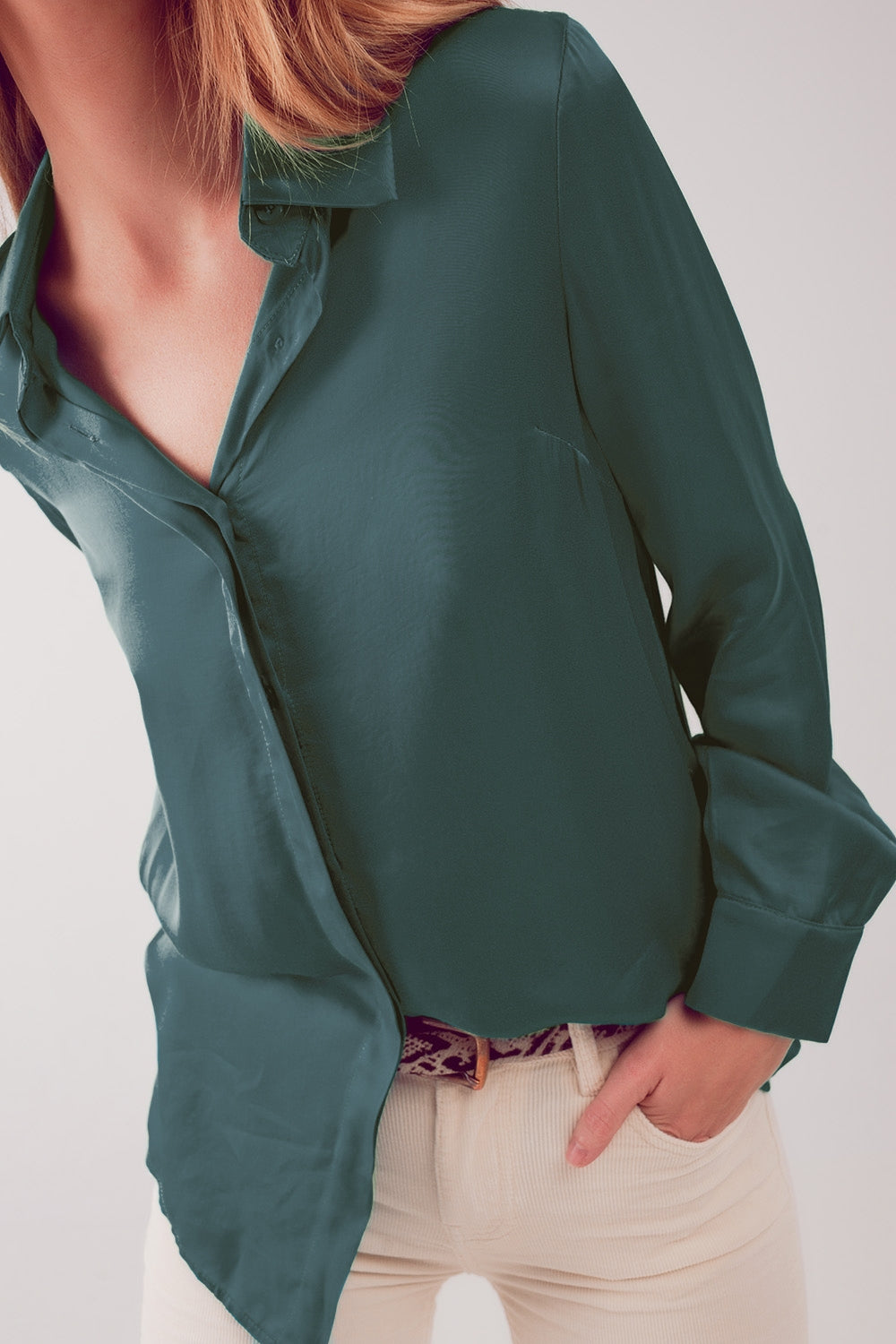 Camisa de satén en verde Q2