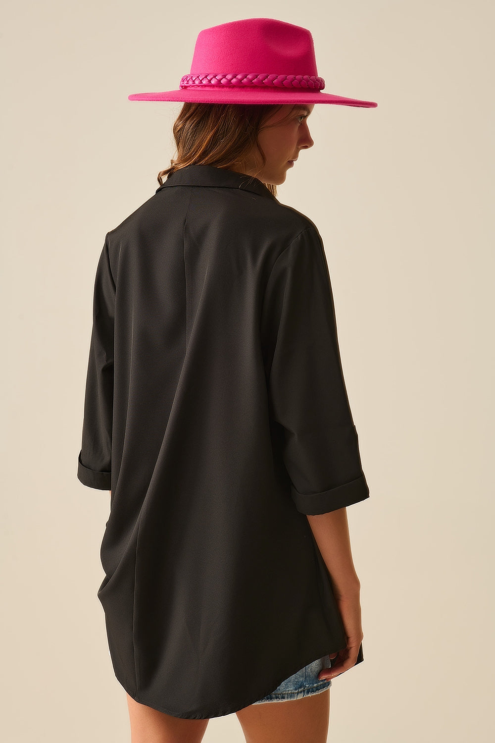Camisa de tejido muy suave y ligero en color negro Q2