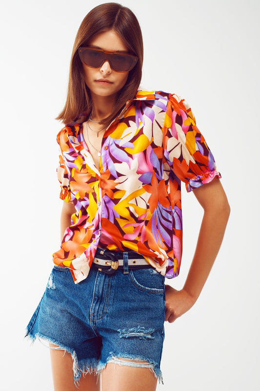 Q2 Camisa estampada de flores con mangas elásticas en multicolor