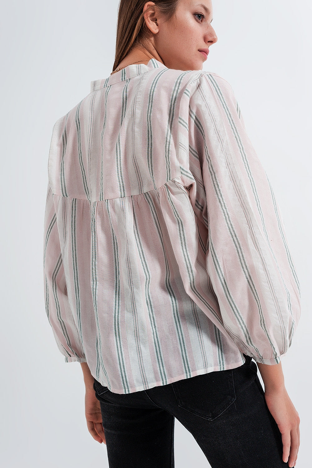 Camisa rosa de rayas con cuello mao Q2