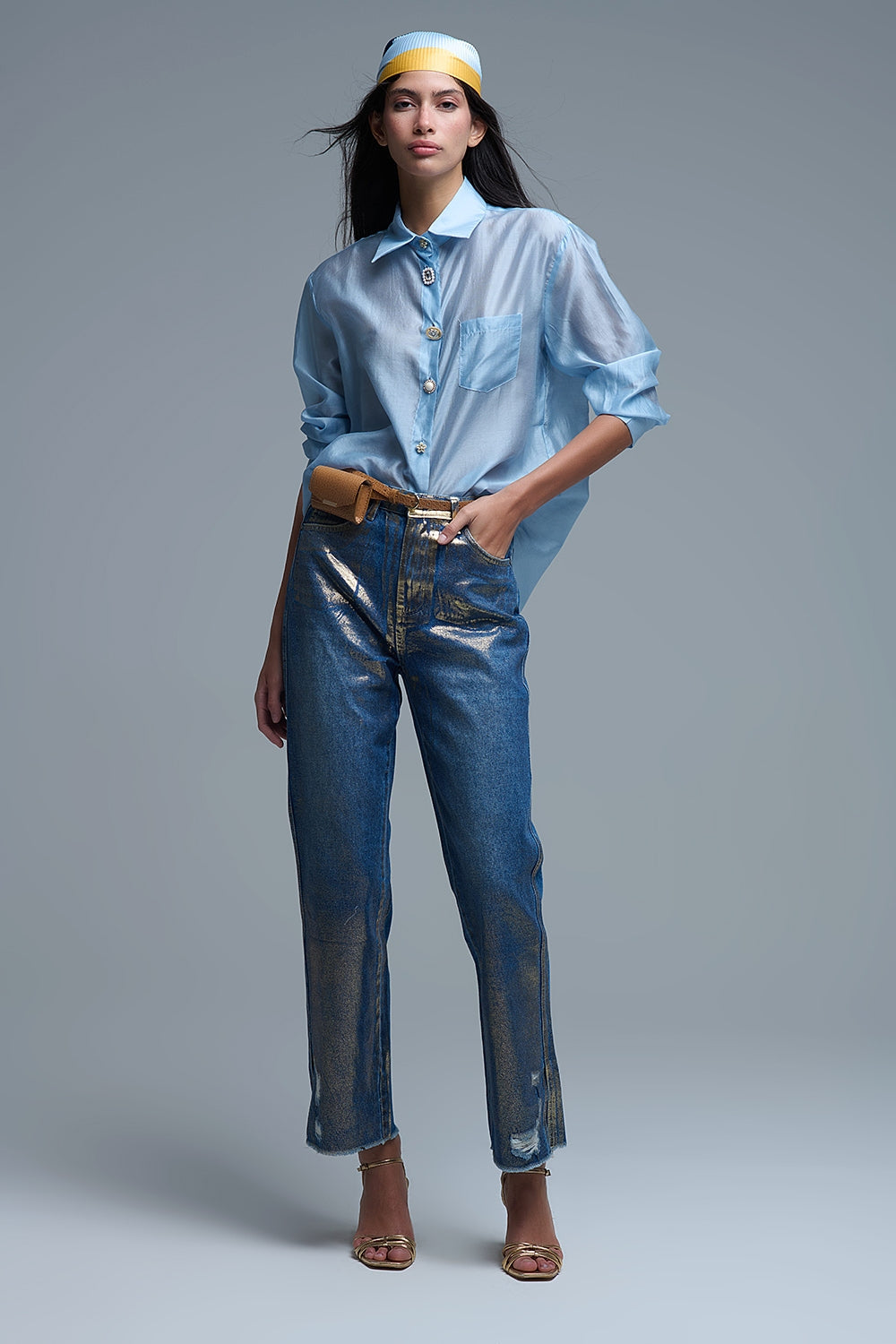 Camisa suelta de seda con botones en azul Q2
