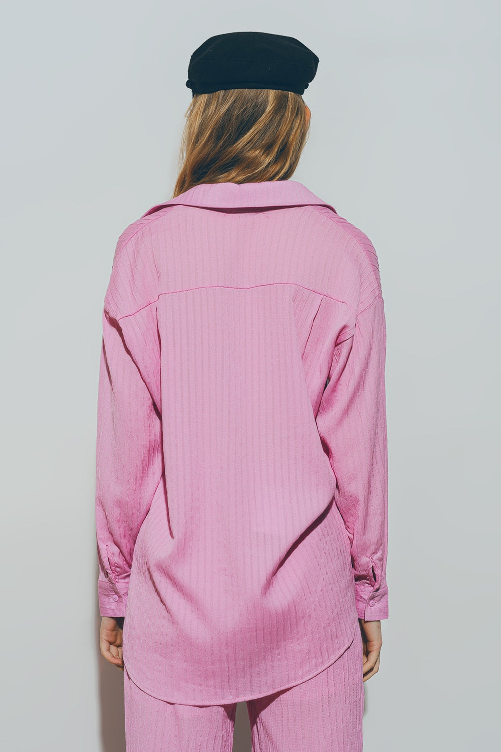 Camisa suelta texturizada en rosa Q2