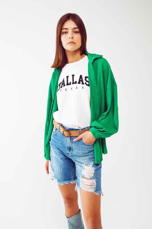Q2 Camisa texturizada con mangas abullonadas en verde