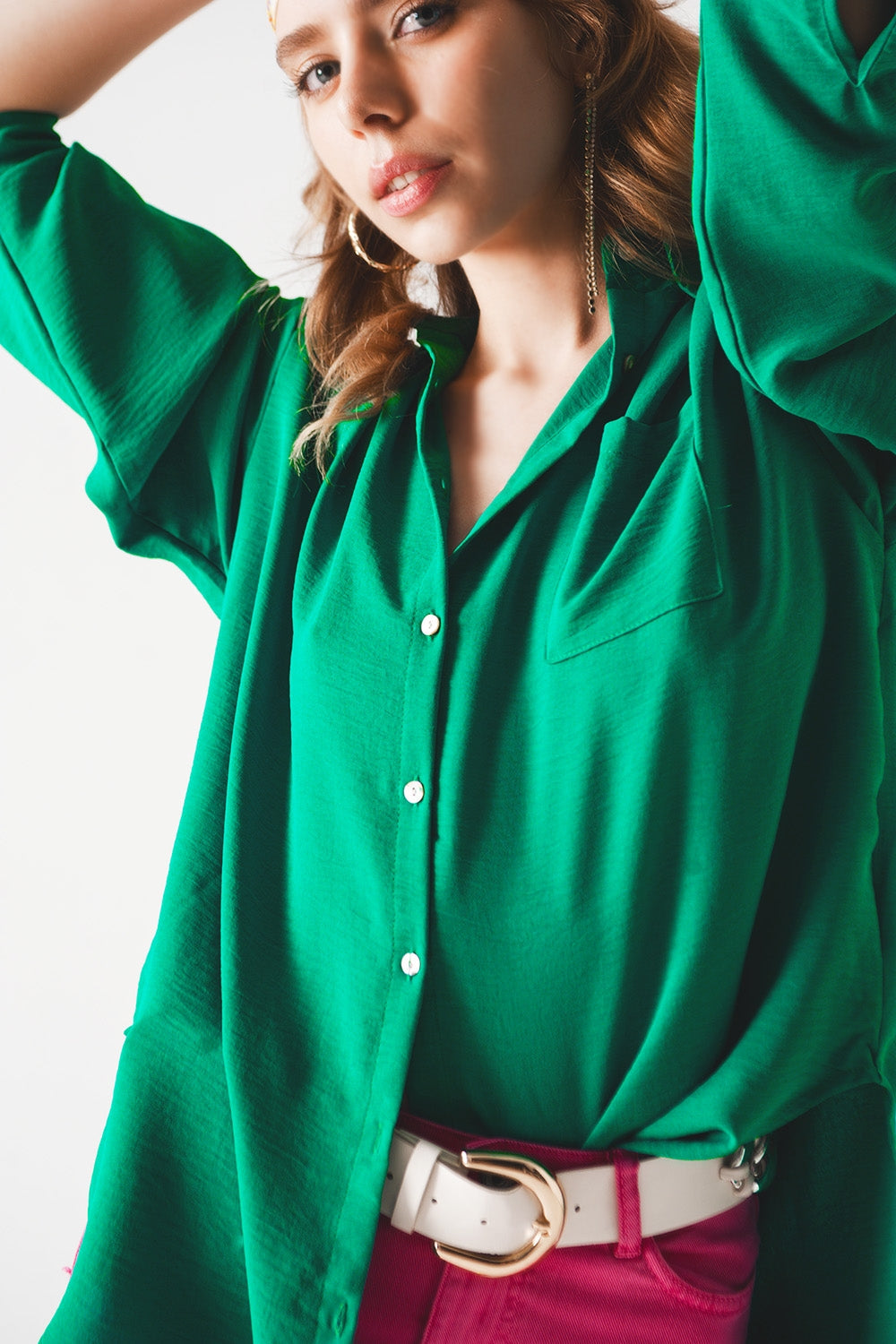 Camisa verde extragrande con detalle de bolsillo Q2