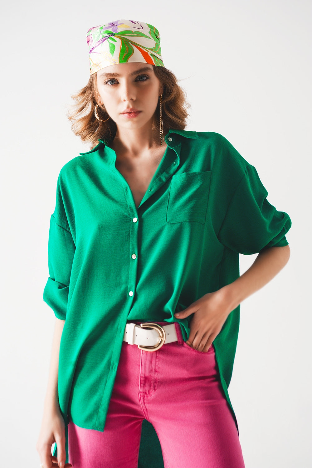 Camisa verde extragrande con detalle de bolsillo Q2