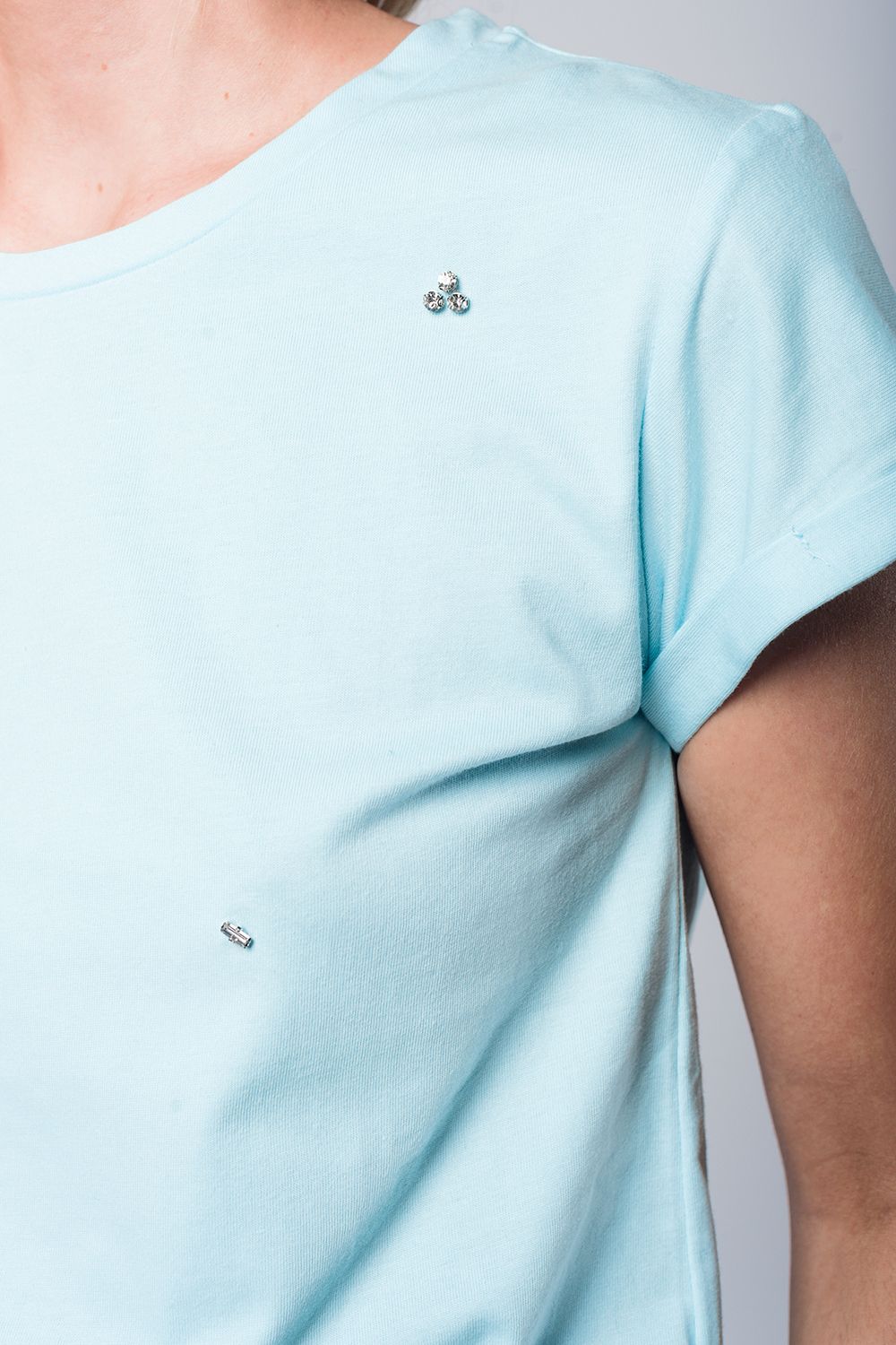 Camiseta azul con detalle de strass Q2