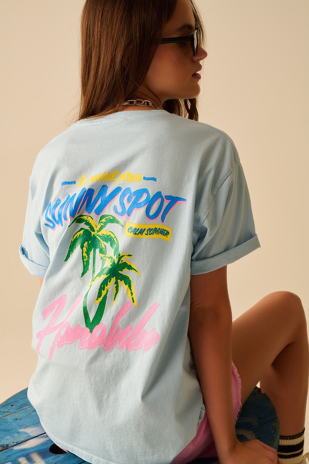Q2 Camiseta azul made in Italy con gráfico Honolulu